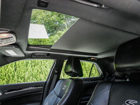 Used 2023 Chrysler 300 S RWD image 28