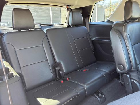 Used 2018 Chevrolet Traverse LT image 29