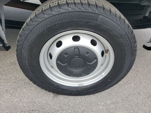 Used 2024 Ford Transit 250 148 Medium Roof w/ Load Area Protection Package image 31