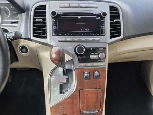 Used 2012 Toyota Venza XLE image 19