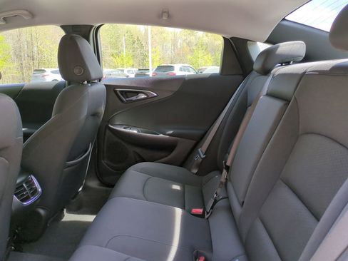 Used 2025 Chevrolet Malibu LT FWD image 13