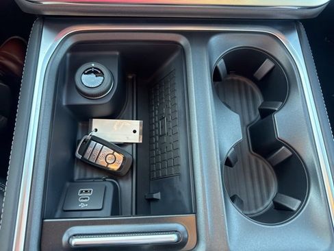 New 2025 Ford Expedition Max Platinum w/ Stealth Performance Package image 39