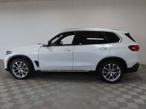 Used 2024 BMW X5 xDrive40i image 3