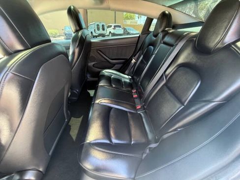 Used 2022 Tesla Model 3 Standard Range RWD image 16