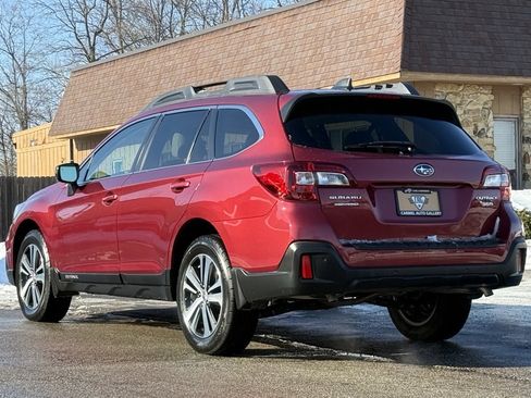 Used 2018 Subaru Outback 3.6R Limited image 3