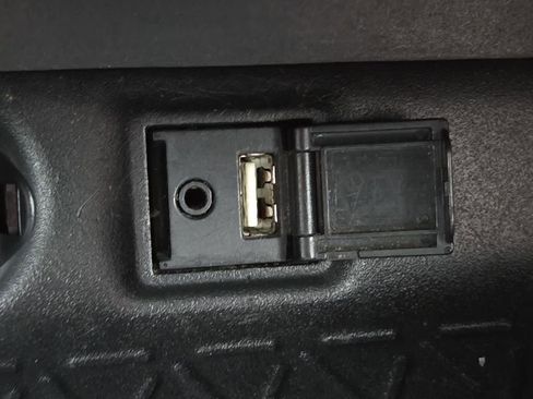Used 2019 Toyota RAV4 LE w/ All Weather Liner Package FWD image 29