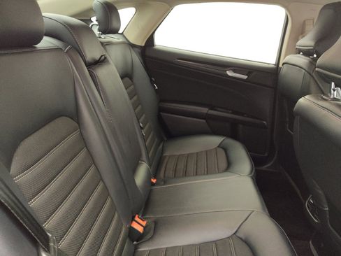 Used 2018 Ford Fusion SE w/ Equipment Group 201A image 21