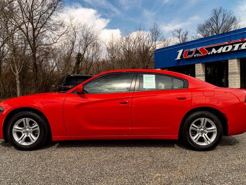 Used 2022 Dodge Charger SXT RWD image 3
