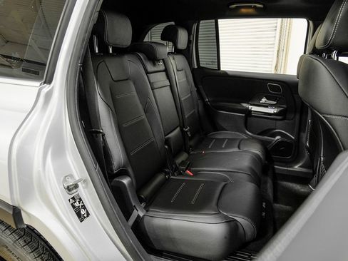 Used 2024 Mercedes-Benz GLB 35 AMG 4MATIC image 34