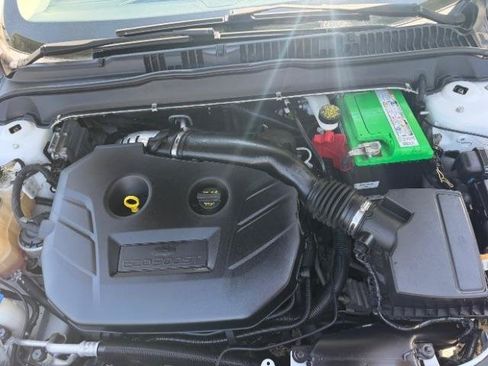 Used 2016 Ford Fusion Titanium FWD image 10