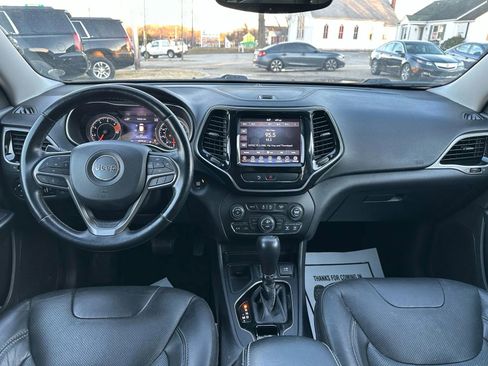 Used 2020 Jeep Cherokee Limited FWD image 11