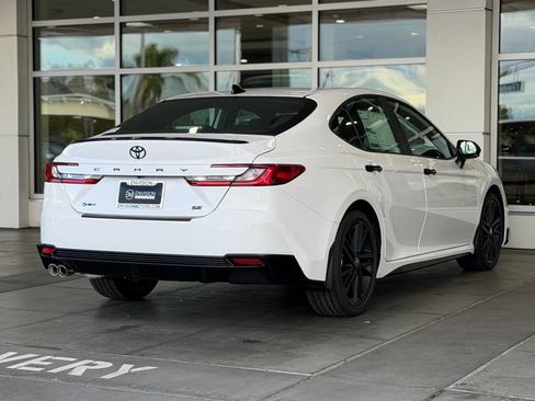 Used 2026 Toyota Camry Hybrid FWD image 12