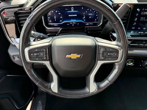 Used 2022 Chevrolet Silverado 1500 LT AWD/4WD image 13