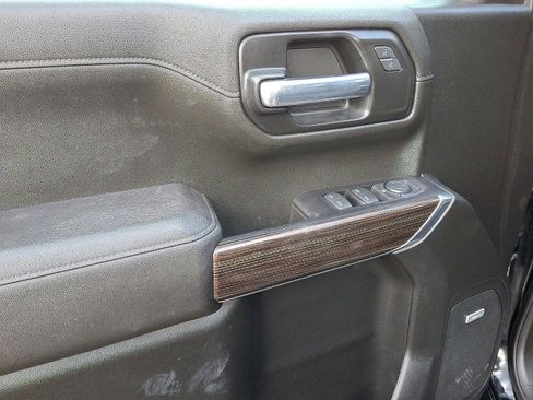 Used 2021 Chevrolet Silverado 1500 LT Trail Boss w/ Convenience Package II image 12