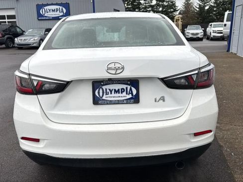Used 2016 Scion iA FWD image 8
