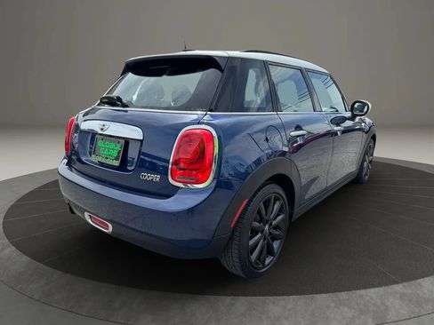 Used 2017 MINI Cooper 4-Door Hardtop FWD image 5
