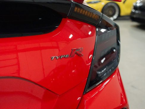Used 2018 Honda Civic Type R image 10