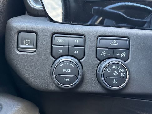 Used 2022 Chevrolet Silverado 1500 RST w/ Z71 Off-Road Package image 31