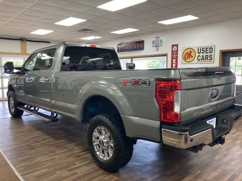 Used 2019 Ford F250 XLT w/ XLT Premium Package AWD/4WD image 9