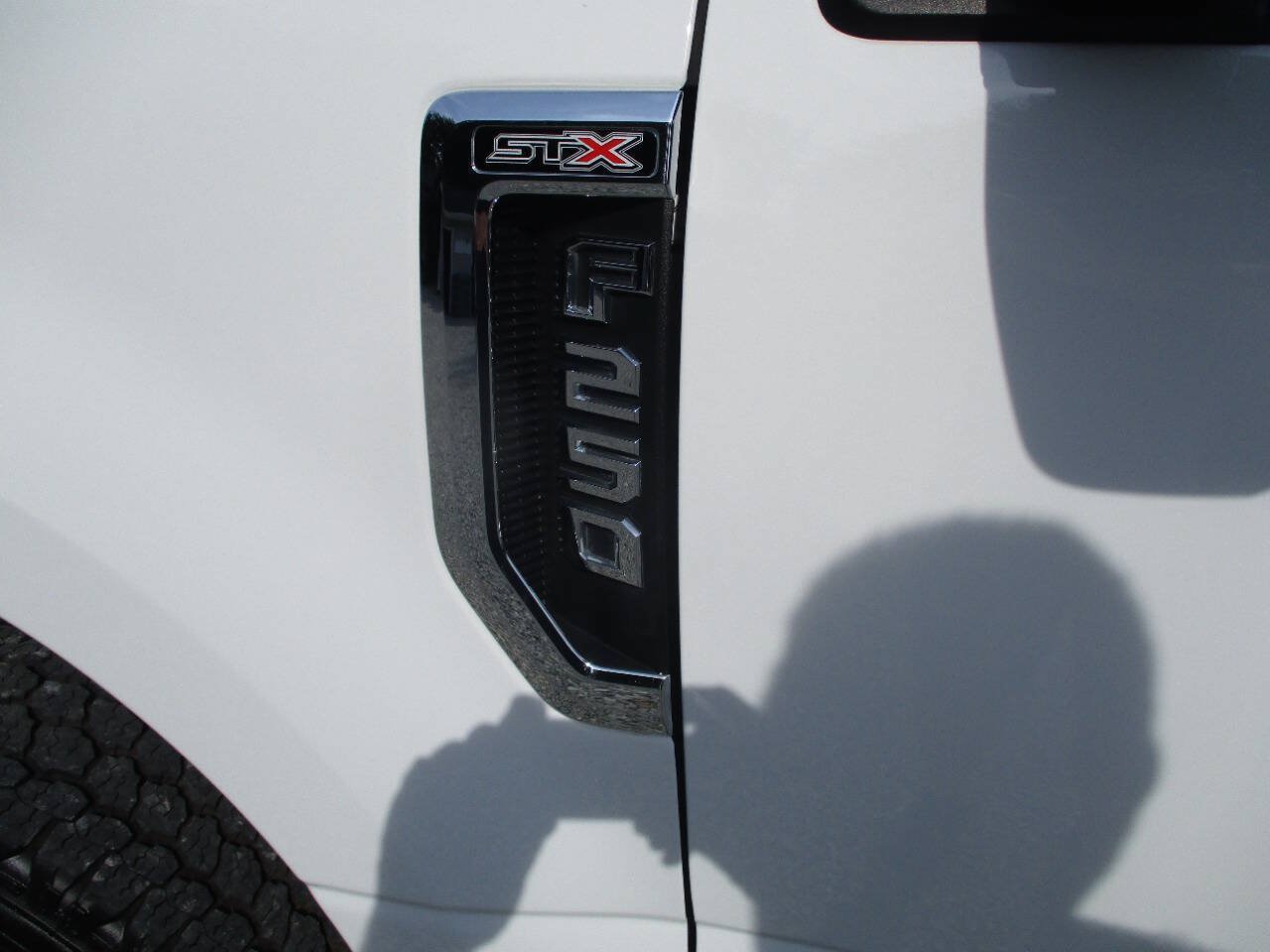 Used 2021 Ford F250 XL w/ STX Appearance Package AWD/4WD image 3