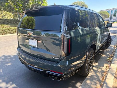 Used 2025 Cadillac Escalade V AWD/4WD image 6