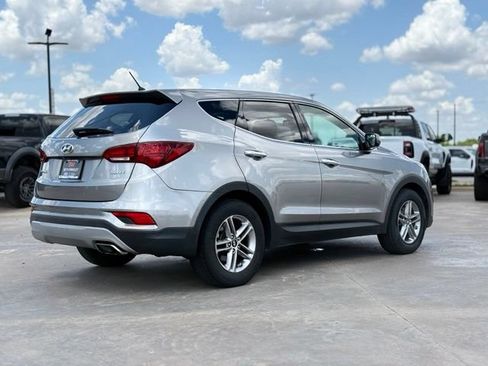 Used 2018 Hyundai Santa Fe Sport FWD image 2