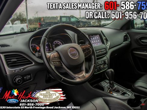 Used 2019 Jeep Cherokee Latitude Plus image 8
