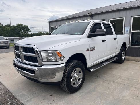 Used 2014 RAM 2500 Tradesman w/ Chrome Appearance Group AWD/4WD image 3