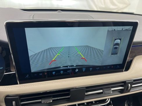 Certified 2025 Lincoln Corsair Reserve w/ Equipment Group 202A image 18