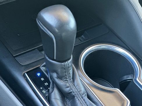 Used 2020 Toyota Camry XLE image 21