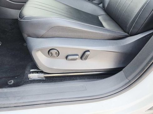 Used 2024 Volkswagen Tiguan Wolfsburg Edition image 28