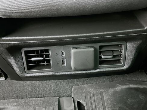 Used 2025 GMC Sierra 1500 Elevation image 26