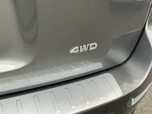 Used 2020 Nissan Pathfinder S AWD/4WD image 28
