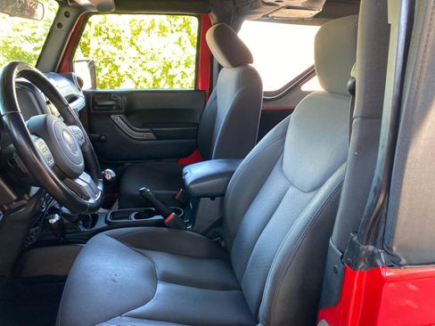 Used 2016 Jeep Wrangler Sport w/ Connectivity Group AWD/4WD image 22