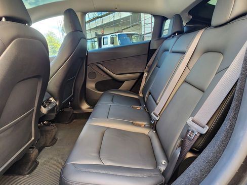 Used 2024 Tesla Model Y Long Range image 47