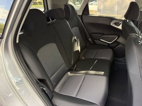 Used 2025 Kia Soul LX w/ LX Technology Package FWD image 23