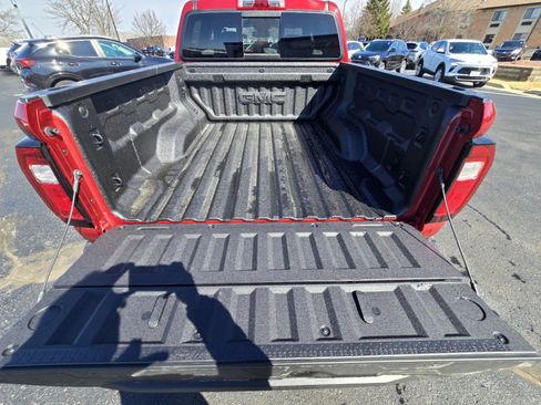 New 2025 GMC Canyon Elevation w/ Convenience Package image 9