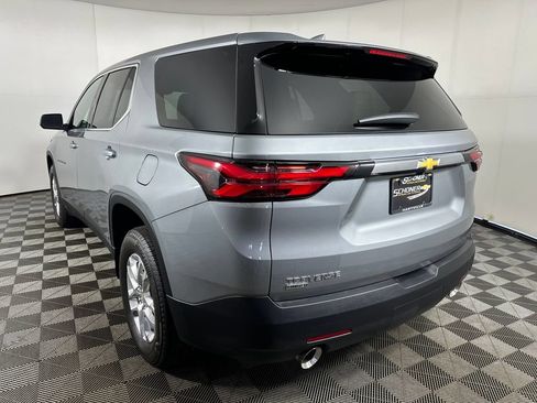Used 2024 Chevrolet Traverse LS FWD image 3