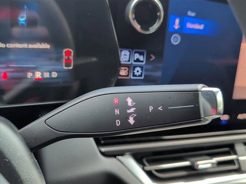 Used 2025 Chevrolet Equinox EV LT FWD image 13