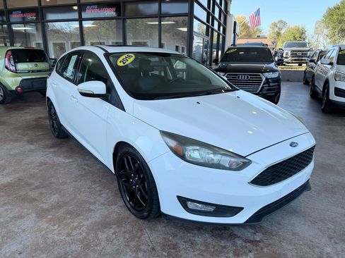 Used 2016 Ford Focus SE w/ Equipment Group 201A image 1