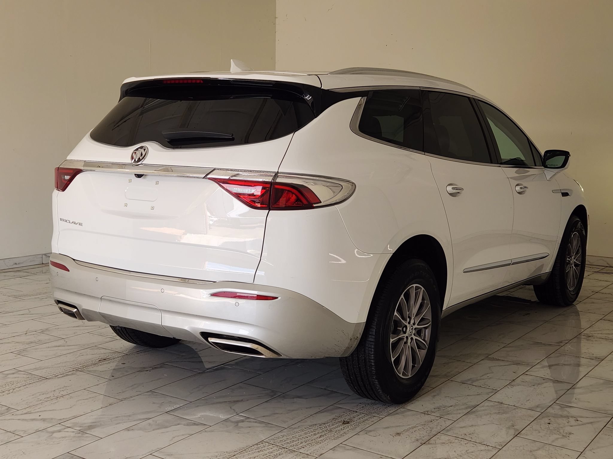 Used 2023 Buick Enclave Essence w/ Trailering Package, 5000 lbs. FWD image 5
