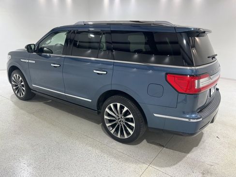Used 2019 Lincoln Navigator Select w/ Technology Package image 3