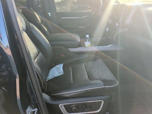 Used 2024 RAM 1500 Laramie AWD/4WD image 10