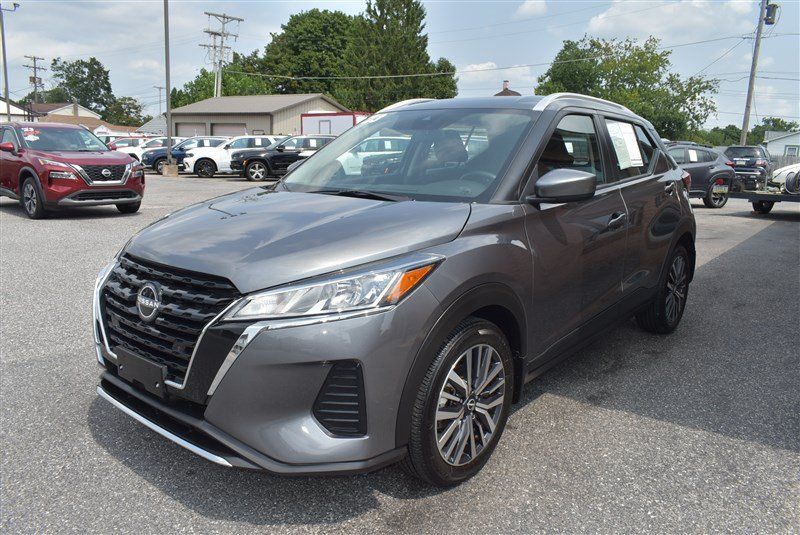 Used 2023 Nissan Kicks SV FWD image 7