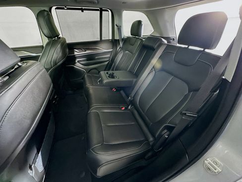 Used 2023 Jeep Grand Cherokee 30th Anniversary image 27