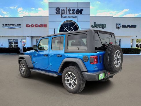 Used 2025 Jeep Wrangler Unlimited Sport AWD/4WD image 3