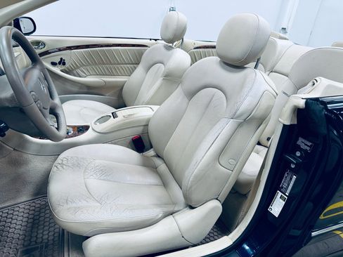 Used 2009 Mercedes-Benz CLK 350 Cabriolet image 22