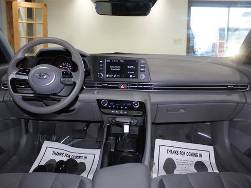 Used 2021 Hyundai Elantra SEL FWD image 15