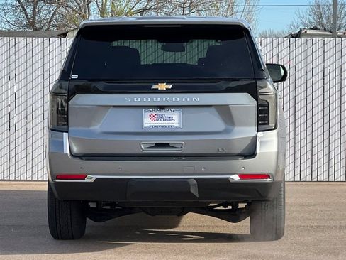 New 2026 Chevrolet Suburban LT image 5