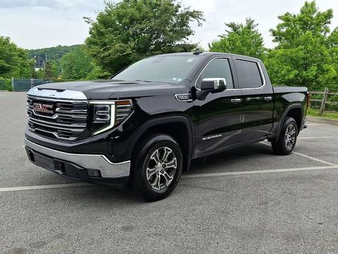 Used 2025 GMC Sierra 1500 SLT AWD/4WD image 3